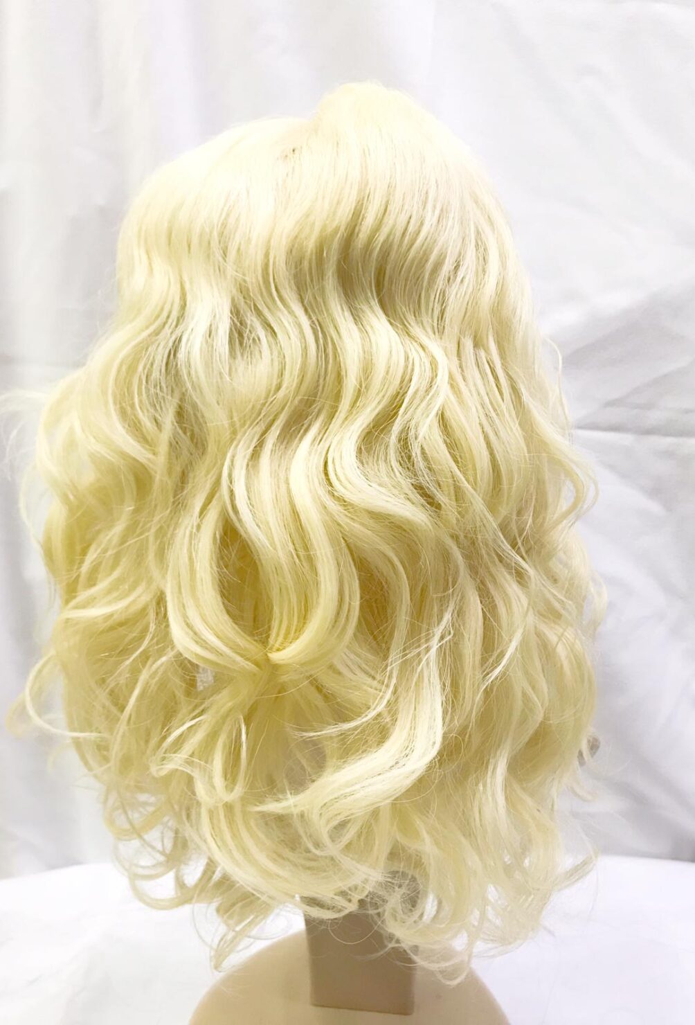 Front lace wig body wave blond